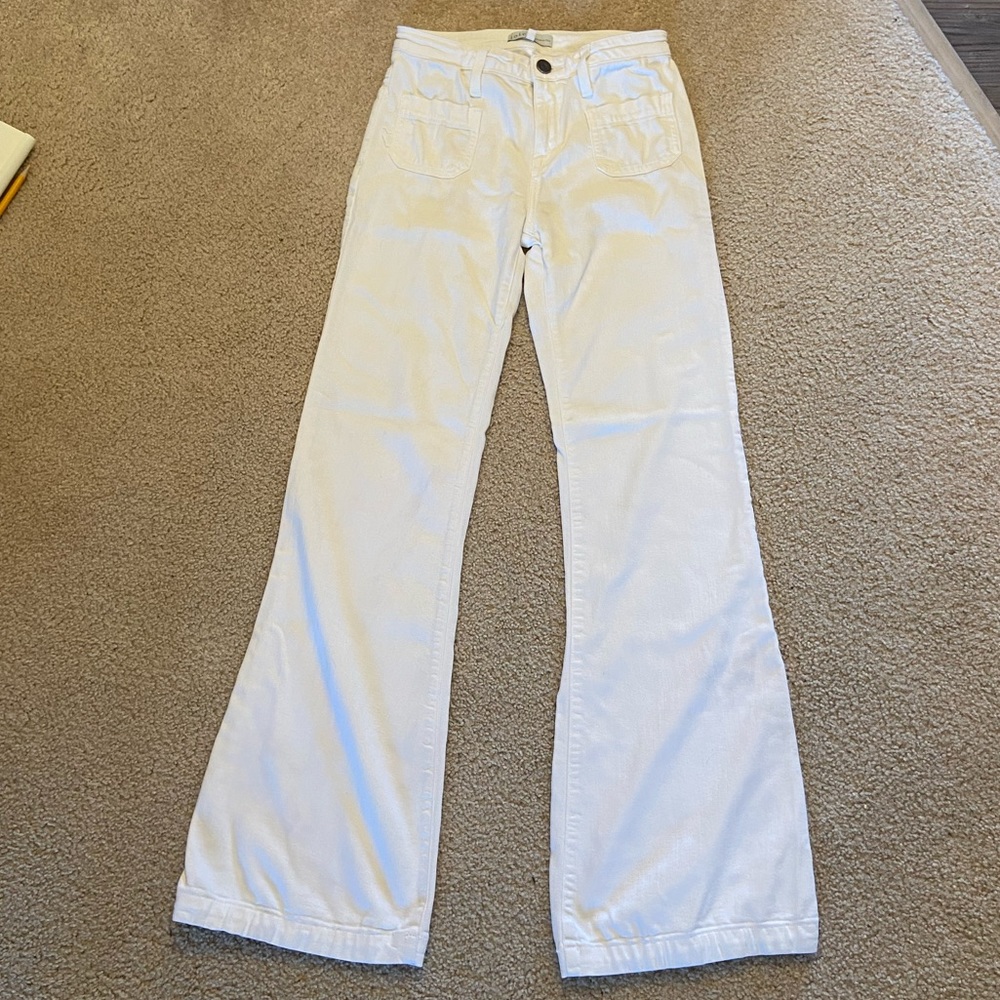 [jjoie] “Enchante” White Flare Jeans -  Size 26